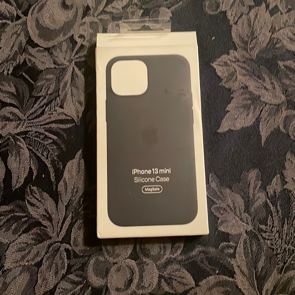 Apple black iphone 13 mini case